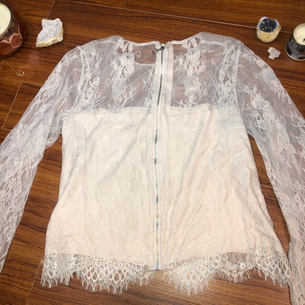 ✨2/$30✨ LACEY CROPPED TOP WITH ZIPPER BACK✨ - Picture 2 of 3